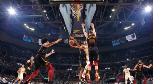 林书豪的崛起之路：从NCAA到NBA的艰难旅程  