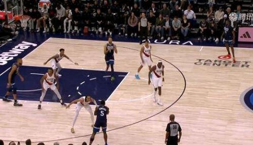  NBA战报：勇士险胜火箭，库里关键时刻发威
